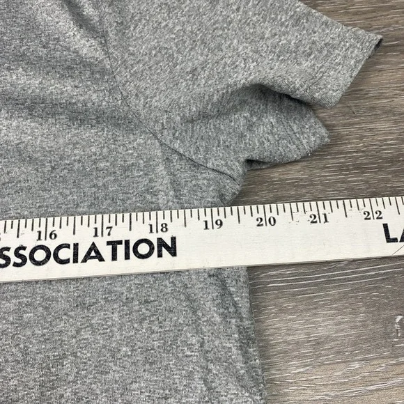 NIKE Training Essential Swoosh T-Shirt Women's Grey SIZE‎ M - FQ4975 - Picture 5 of 9